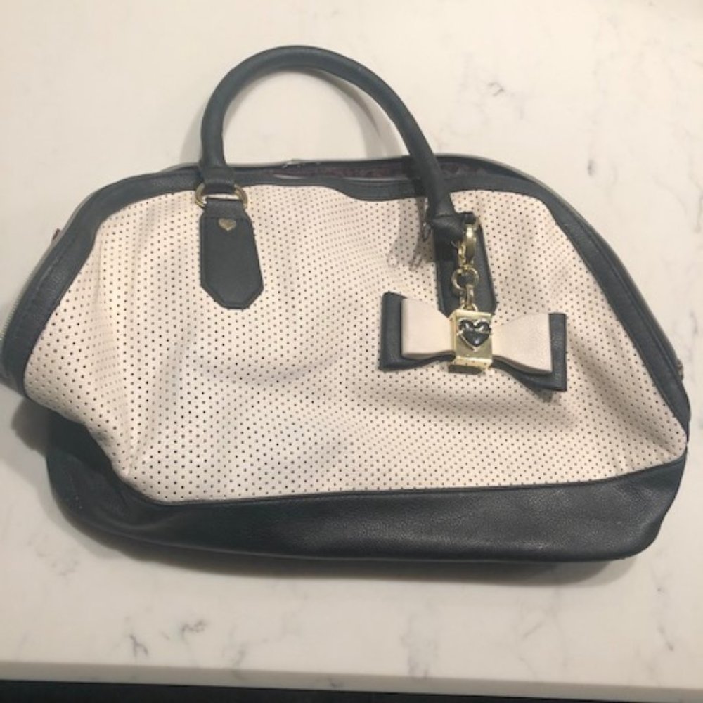 Betsey Johnson Hand bag/Purse